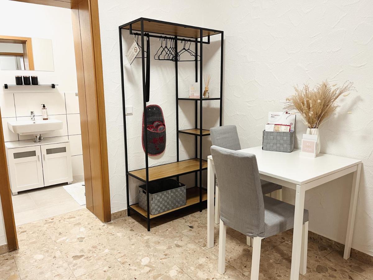 Bohnapartments Elisa - Wohlfuehlapartment Mit 2 Gratis Parkplaetzen Und 3 Schlafzimmern - Wlan - Vollausstattung 에르푸르트 외부 사진