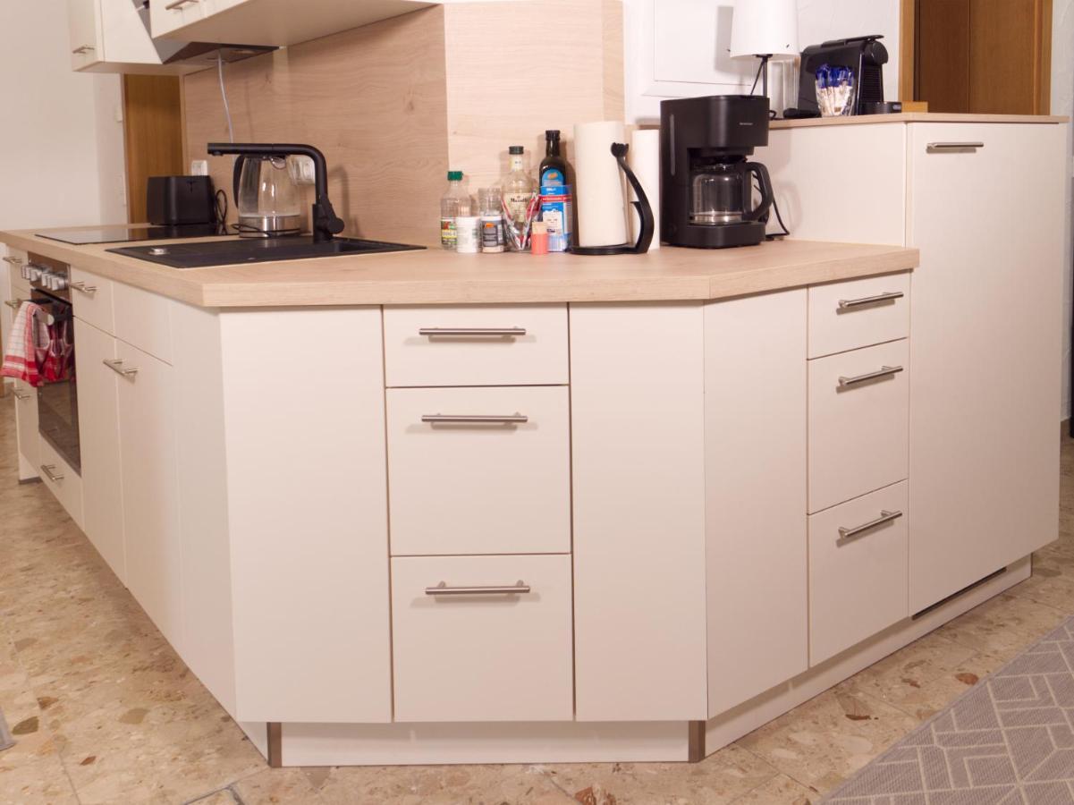 Bohnapartments Elisa - Wohlfuehlapartment Mit 2 Gratis Parkplaetzen Und 3 Schlafzimmern - Wlan - Vollausstattung 에르푸르트 외부 사진