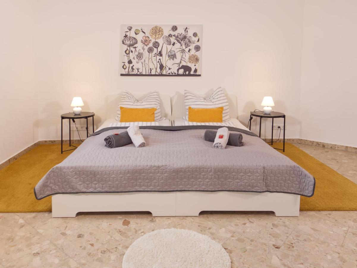Bohnapartments Elisa - Wohlfuehlapartment Mit 2 Gratis Parkplaetzen Und 3 Schlafzimmern - Wlan - Vollausstattung 에르푸르트 외부 사진