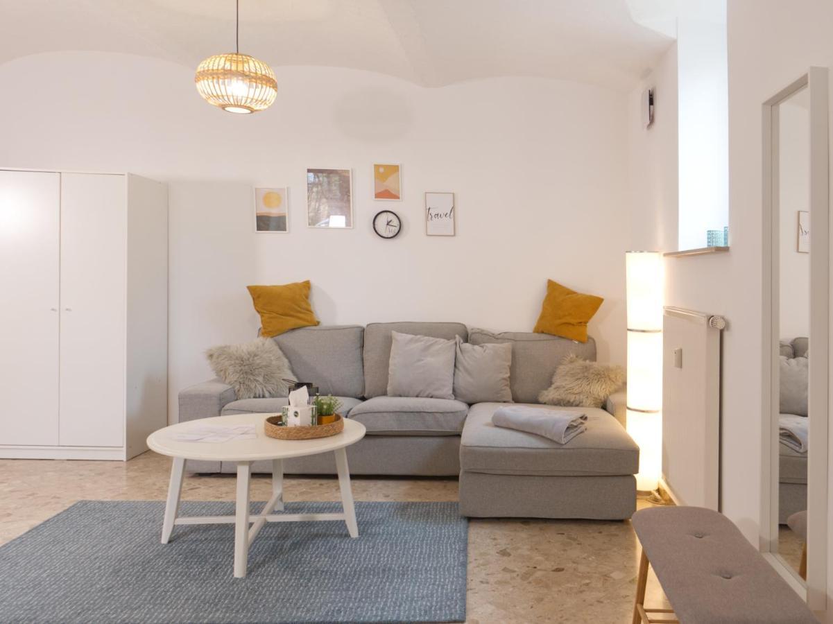 Bohnapartments Elisa - Wohlfuehlapartment Mit 2 Gratis Parkplaetzen Und 3 Schlafzimmern - Wlan - Vollausstattung 에르푸르트 외부 사진