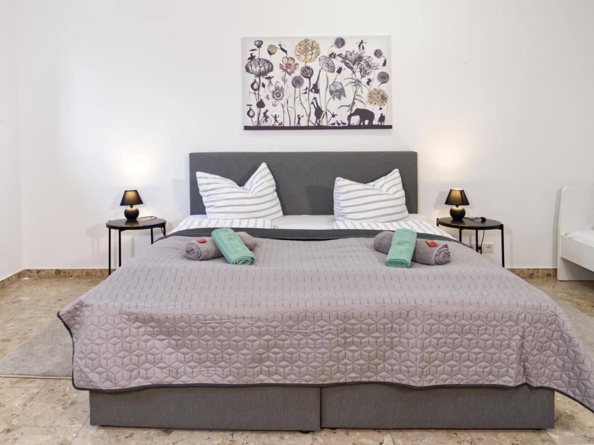 Bohnapartments Elisa - Wohlfuehlapartment Mit 2 Gratis Parkplaetzen Und 3 Schlafzimmern - Wlan - Vollausstattung 에르푸르트 외부 사진