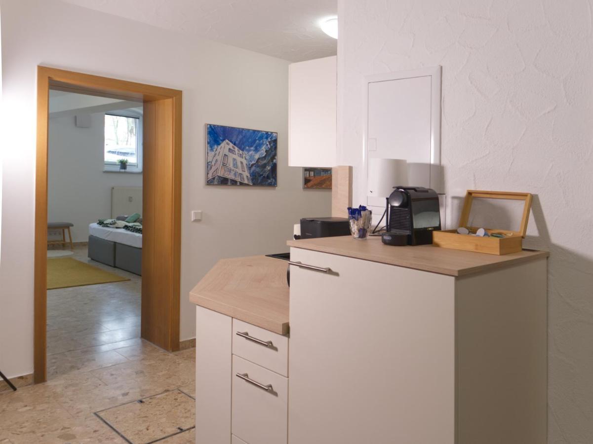Bohnapartments Elisa - Wohlfuehlapartment Mit 2 Gratis Parkplaetzen Und 3 Schlafzimmern - Wlan - Vollausstattung 에르푸르트 외부 사진