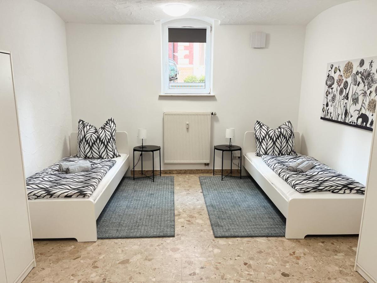 Bohnapartments Elisa - Wohlfuehlapartment Mit 2 Gratis Parkplaetzen Und 3 Schlafzimmern - Wlan - Vollausstattung 에르푸르트 외부 사진