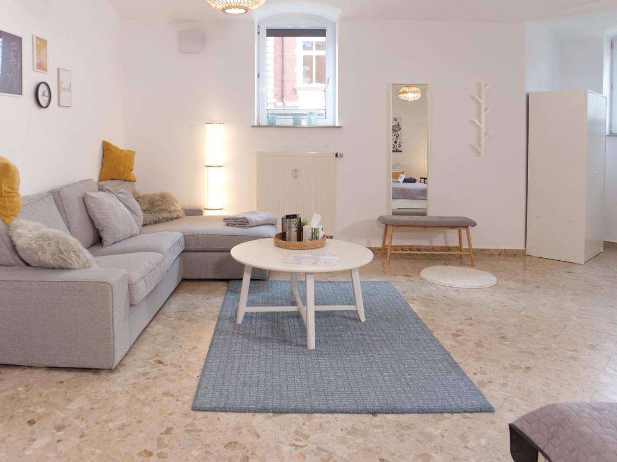 Bohnapartments Elisa - Wohlfuehlapartment Mit 2 Gratis Parkplaetzen Und 3 Schlafzimmern - Wlan - Vollausstattung 에르푸르트 외부 사진