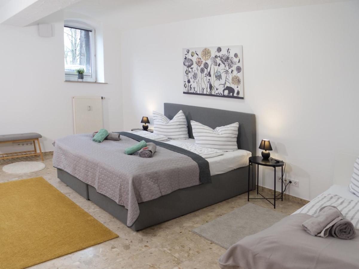 Bohnapartments Elisa - Wohlfuehlapartment Mit 2 Gratis Parkplaetzen Und 3 Schlafzimmern - Wlan - Vollausstattung 에르푸르트 외부 사진