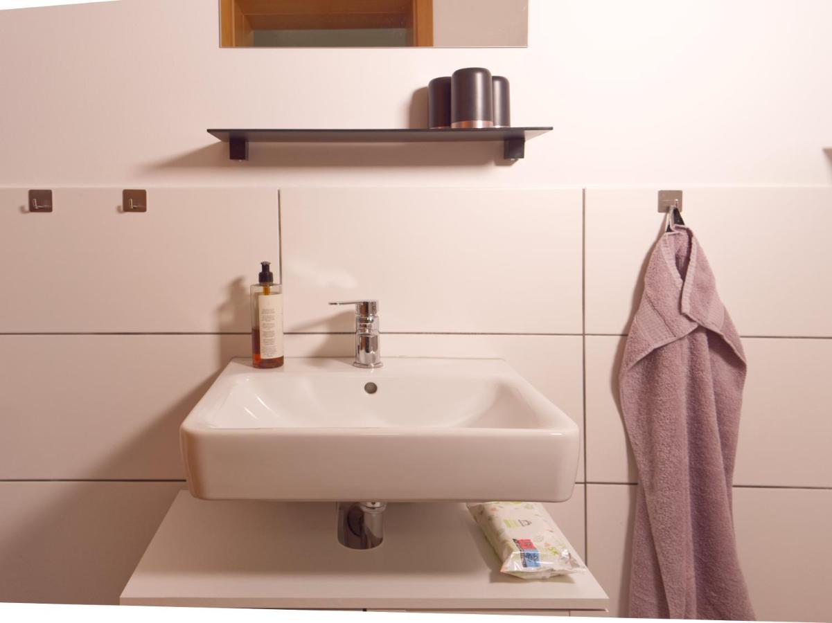 Bohnapartments Elisa - Wohlfuehlapartment Mit 2 Gratis Parkplaetzen Und 3 Schlafzimmern - Wlan - Vollausstattung 에르푸르트 외부 사진
